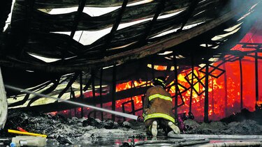Fábrica se incendia en área de Tocumen