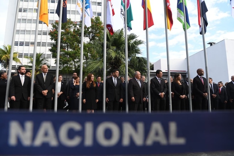 Minuto a minuto: Mulino lloró frente a la Asamblea al mencionar a su esposa