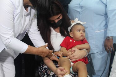 Vacunas de influenza y hexavalente están disponibles en las 15 regiones de salud 