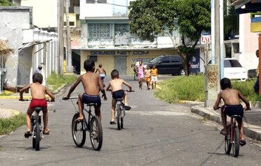 Proponen ley para regalar bicicletas a estudiantes de escuelas de difícil acceso