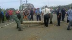 Precaristas reabren puente sobre el río Changuinola