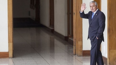 Otto Pérez Molina renuncia tras orden de aprehensión