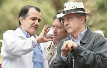 Uribe es llamado a declarar ante fiscalía