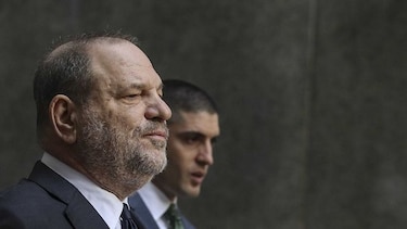 Juez permite demanda de tráfico sexual contra Harvey Weinstein