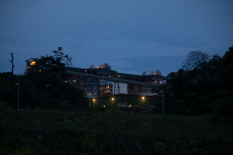 ¿Qué sucede dentro de la mina de Donoso?