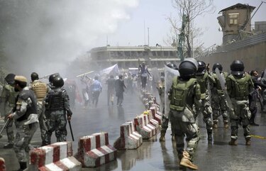 Reportan muertos en choque entre civiles y policías en Kabul