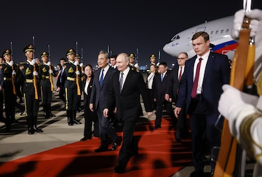 Xi recibe a Putin en Pekín seis días después de la visita de Trump