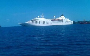 Crucero Star Pride paga multa para poder zarpar