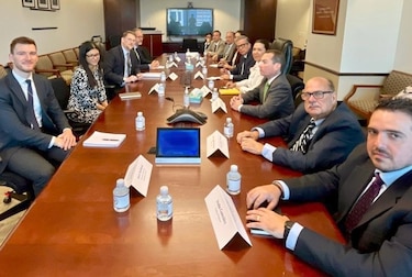 Estados Unidos recibe a una delegación de la oposición venezolana