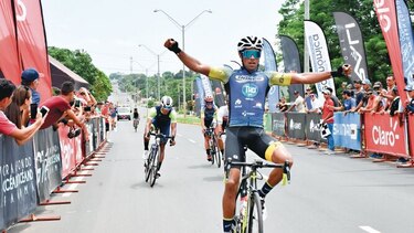 Castelblanco y Samudio se llevan honores