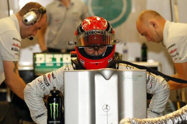 Schumacher, amonestado por su incidente con Sergio Pérez