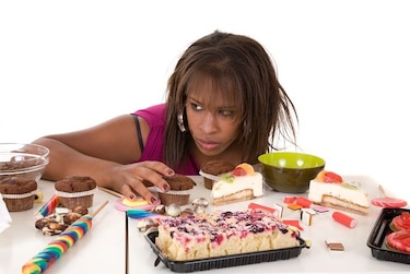 Maneje sus emociones y aprenda a comer con conciencia plena