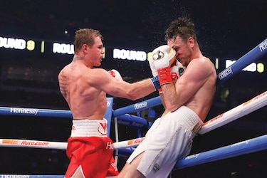 Canelo aspira a   barrer su división 