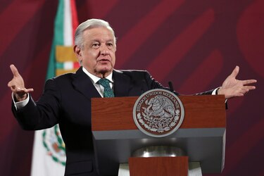 El Congreso de Perú declara persona non grata a López Obrador