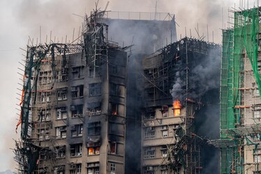 El incendio en Hong Kong deja ya 151 muertos y 13 arrestados por homicidio imprudente