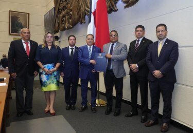 Federico Alfaro presenta su renuncia irrevocable; Jorge Rivera Staff, nuevo ministro de Comercio