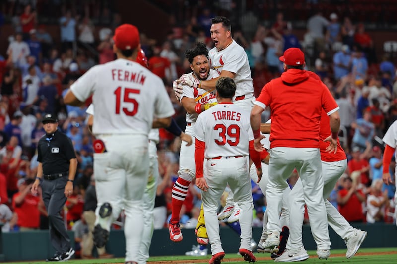 Panameño Iván Herrera se viste de héroe en dramático triunfo en la MLB