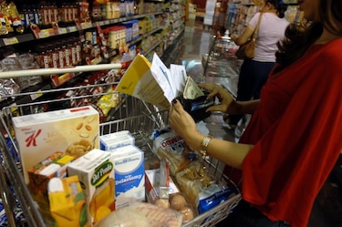 Empresarios analizan control de precios en los alimentos