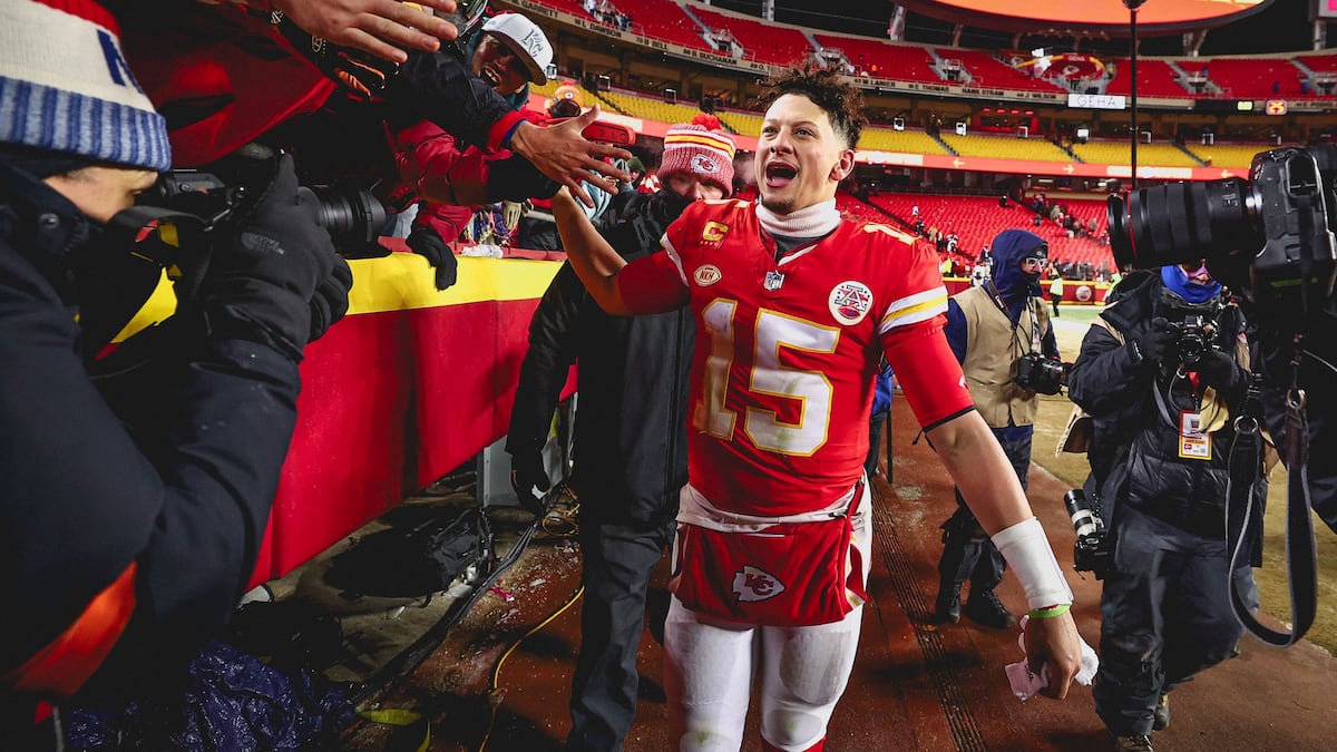 Los Campeones Chiefs Eliminan A Dolphins Y Avanzan A La Ronda