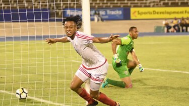 Plaza Amador tendrá que remontar en casa