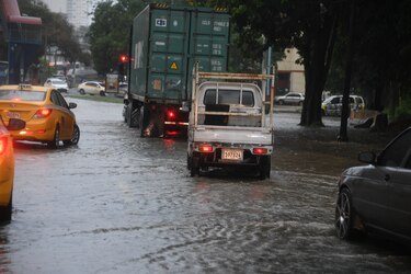 Está vigente un aviso de prevención por el paso de la onda tropical No. 2 sobre el país