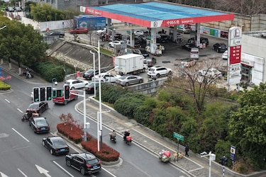 La guerra de Irán tendrá un impacto ‘secuencial’ en el suministro de petróleo: J.P. Morgan