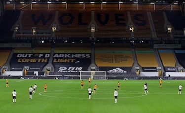 Controles aleatorios de la Covid-19 en estadios de la Premier League, también se pedirá prueba de vacunación