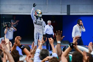 Escudería Mercedes prefiere andar con cautela