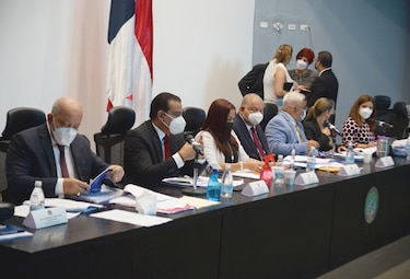 Diputados asestan el primer golpe a la reforma