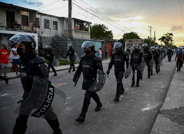 El internet móvil, gran aliado de las airadas protestas en Cuba