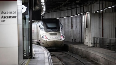 AVE: cómo España se convirtió en líder mundial del tren de alta velocidad y qué dudas genera su apuesta