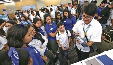 La pérdida de un brazo inspiró a un joven tico a fabricar su prótesis
