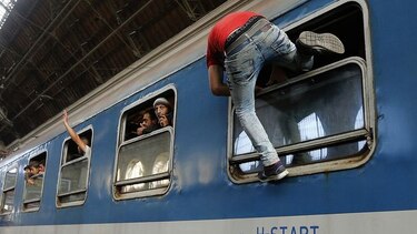 Presidente de la UE pide a los Estados que se repartan 100 mil refugiados