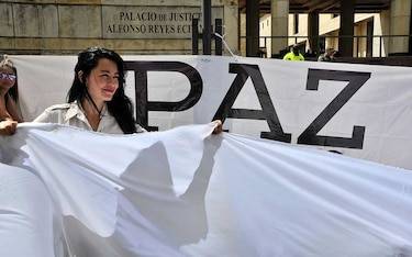 Corte de Colombia aprueba vía rápida para legislar el acuerdo de paz