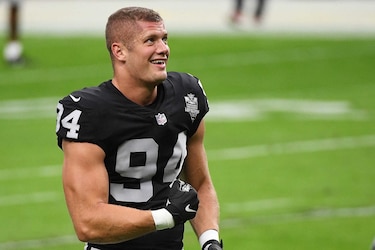 Carl Nassib se revela como el primer jugador homosexual de la NFL