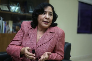 Mil docentes no han cobrado en el año lectivo 2014