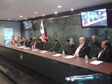 Aprueban en primer debate proyecto que deroga reformas fiscales