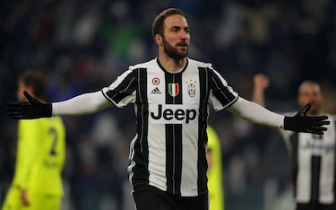 Higuaín rescinde contrato con Juventus; su posible destino sería el Inter de Miami del panameño Román Torres 