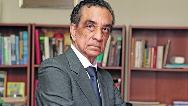 Justo Arroyo llega a la Feria del Libro por partida doble