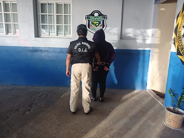 Tres exfuncionarios y dos comerciantes son aprehendidos en caso de peculado