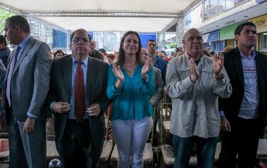 Oposición venezolana descarta pedir cabeza de Maduro tras las parlamentarias