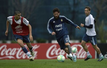 Uruguay recibe a Argentina en un partido clave