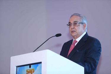 Gobierno pretende revertir el alza en la tarifa eléctrica