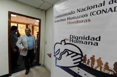 Periodista hondureño pide nuevos jueces en 41 casos por calumnia
