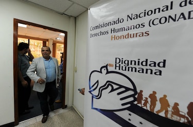 Periodista hondureño pide nuevos jueces en 41 casos por calumnia