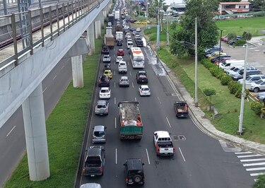 Reportan cierres de vías en varios puntos del país