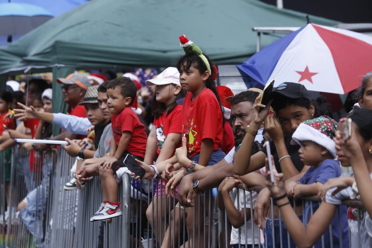 Desfile de Navidad ‘Ciudad de las Estrellas’ llena de color la calle 50