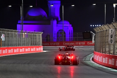 El campeón Max Verstappen gana el Gran Premio de Arabia Saudita
