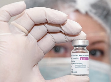Vacuna de AstraZeneca,  sin  evidencia de relación con eventos trombóticos 