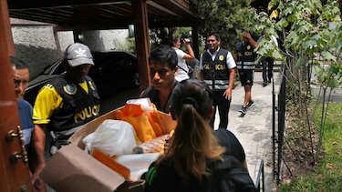 Fiscales allanan la casa del expresidente peruano Alejandro Toledo, acusado de recibir coimas